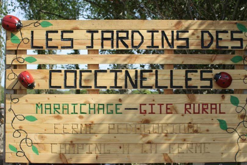 Villa Les jardins des coccinelles à Les Portes du Coglais Extérieur photo